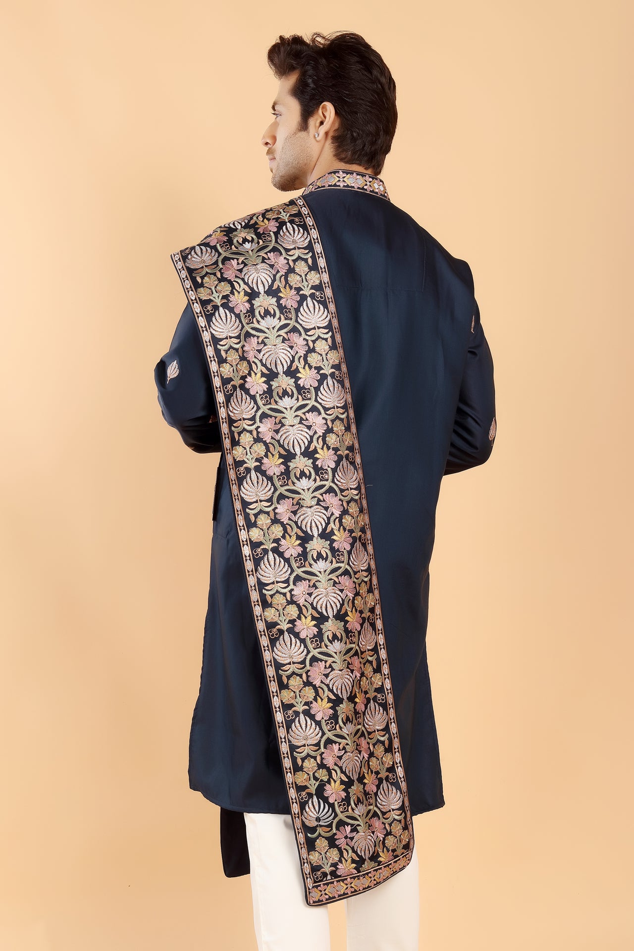 Navy-Blue Kurta Set with Butti Motifs