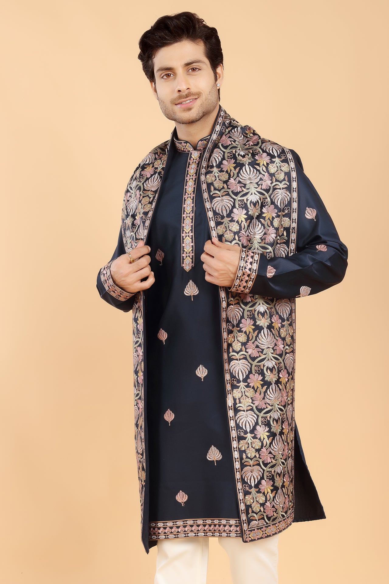Navy-Blue Kurta Set with Butti Motifs