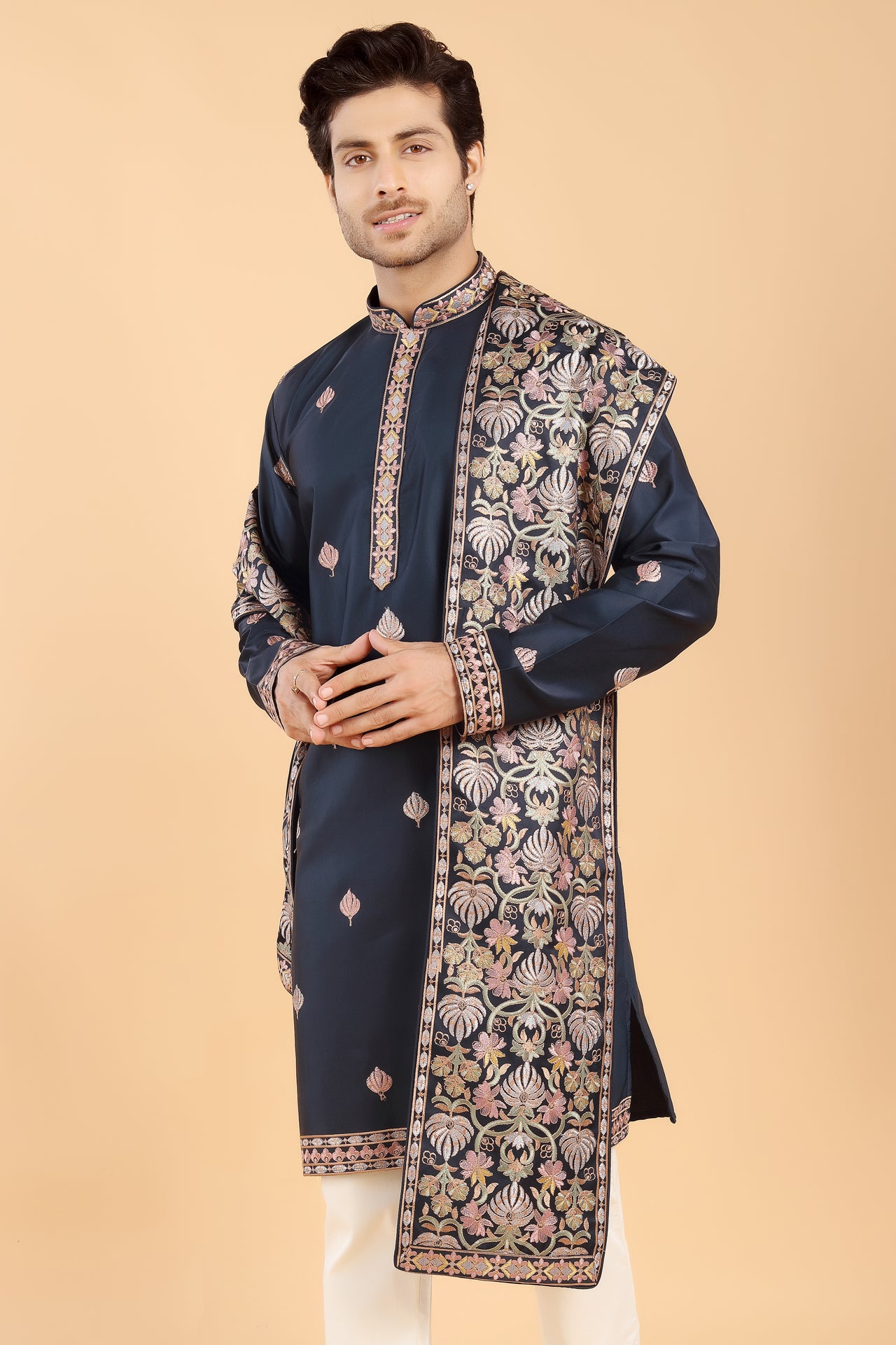 Navy-Blue Kurta Set with Butti Motifs