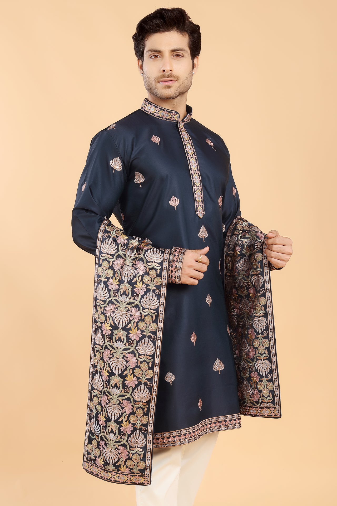 Navy-Blue Kurta Set with Butti Motifs