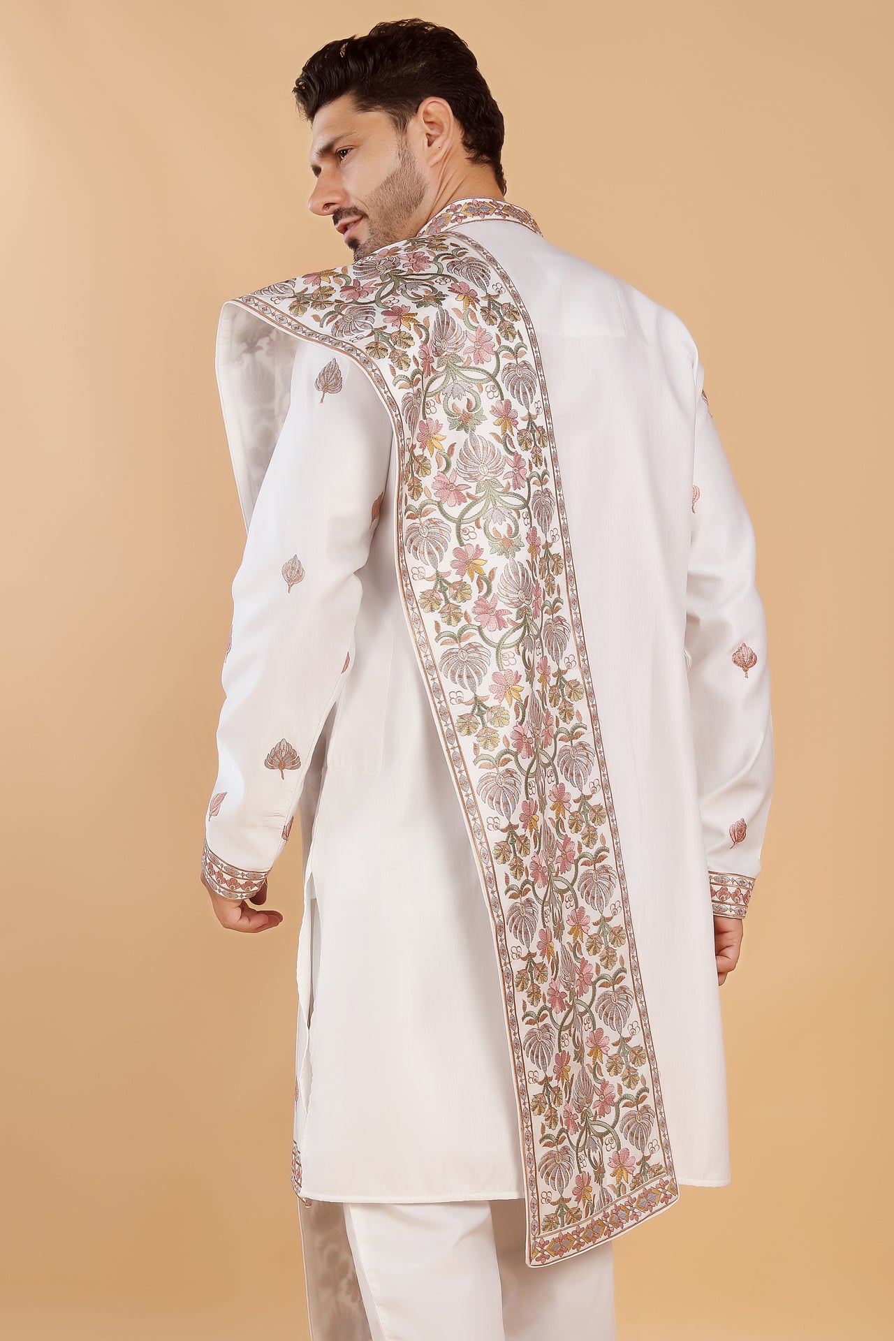 Ivory Kurta Set with Butti Motifs