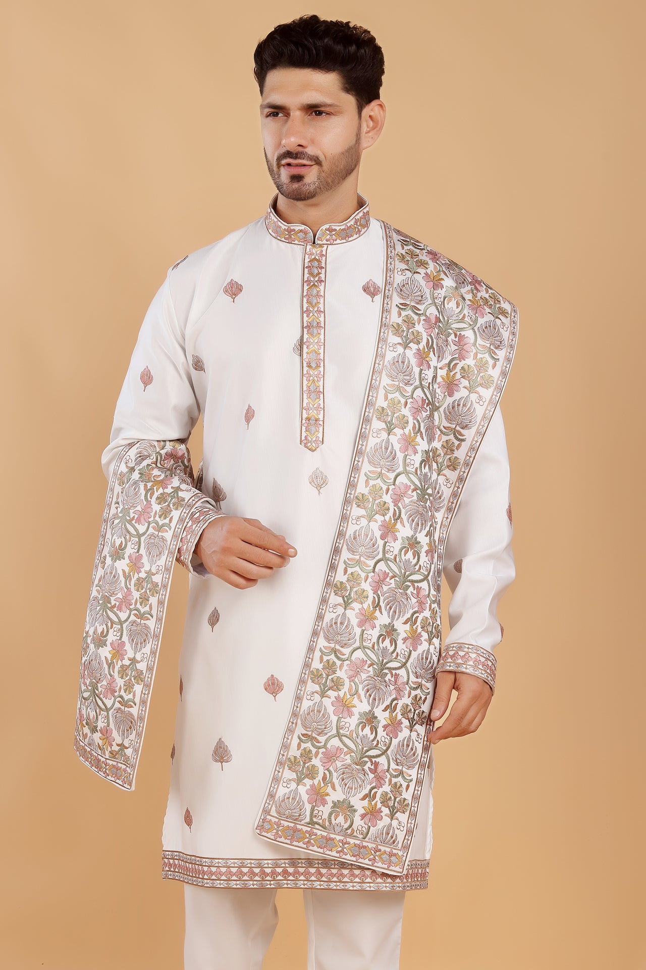 Ivory Kurta Set with Butti Motifs