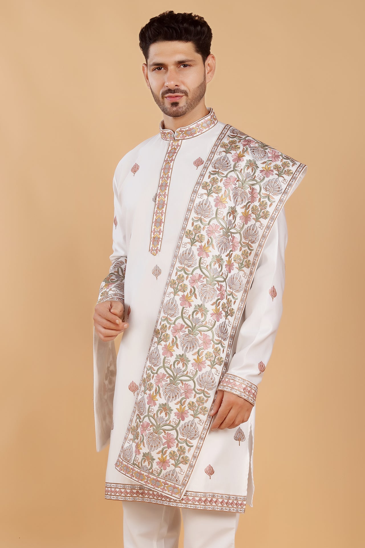Ivory Kurta Set with Butti Motifs